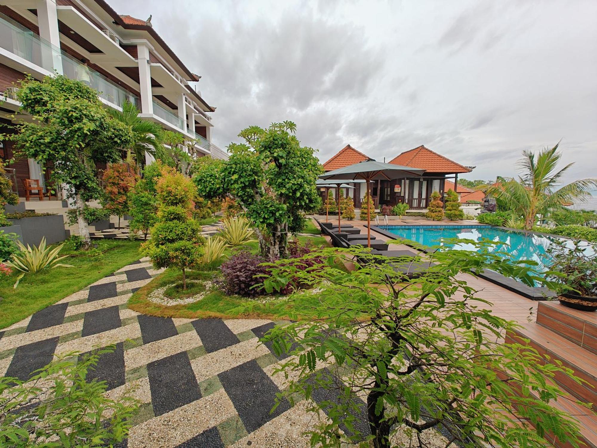 Nusa Sedayu Hotel By Ocean View Batununggul Экстерьер фото